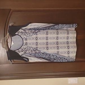 Navy sleeveless size small cabi top